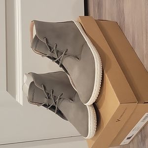 NWT Vivobarefoot Gobi III Boots